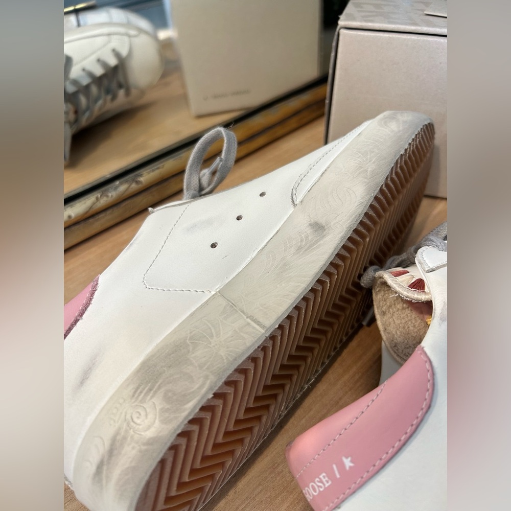 Golden Goose SUPER STAR Rare ❤️White Sneakers with Pink Accents and Beige Star - Picture 10 of 15